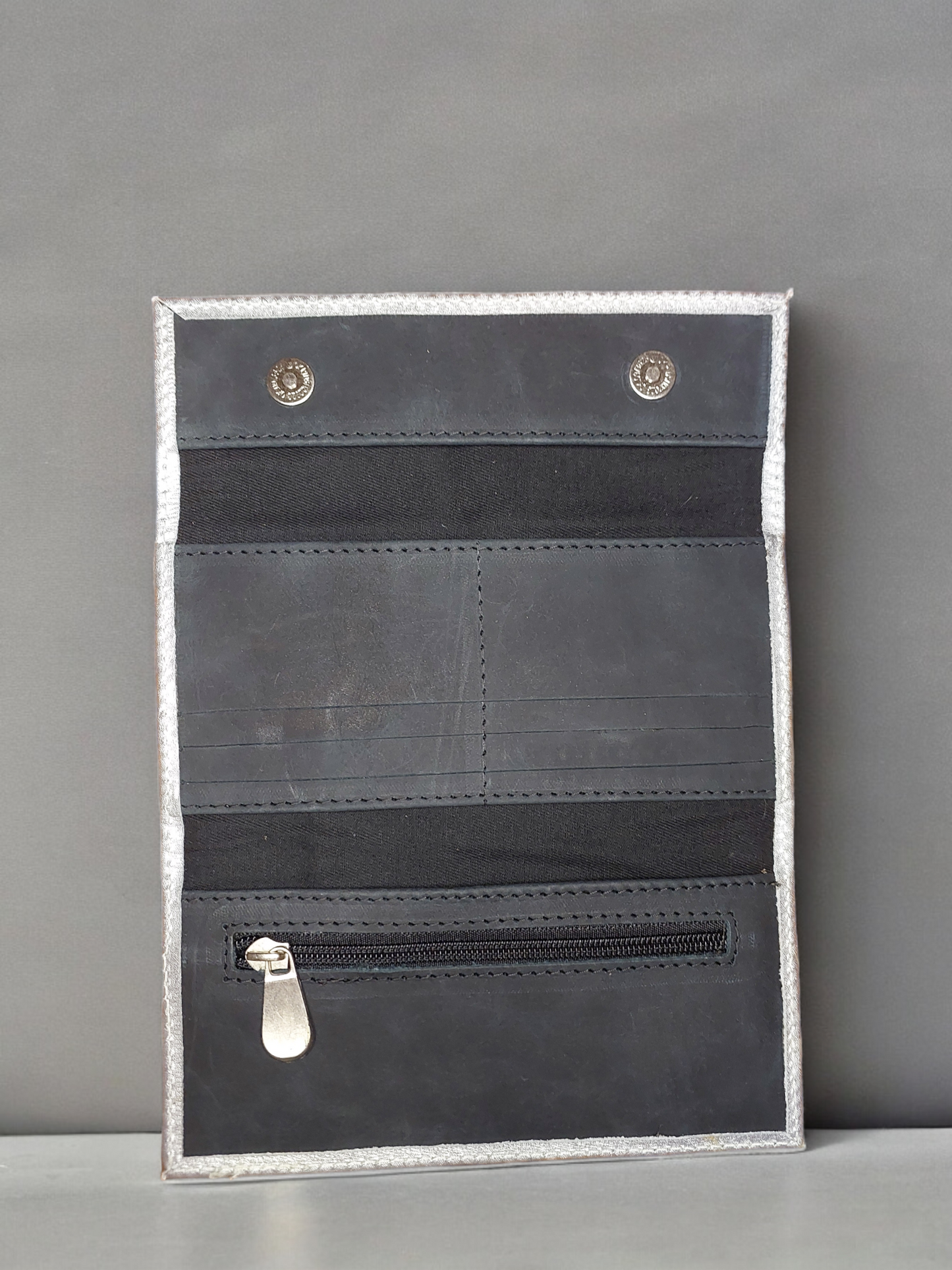 Billetera de cuero plata
