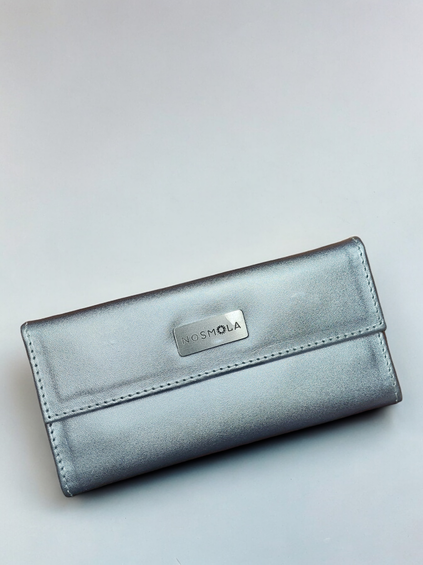 Billetera de cuero plata