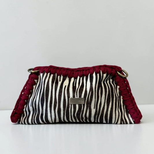 Clutch Isa Cuero Cebra